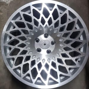 stx 18" × 8J · 5x112 · ET35 · Silver Polished