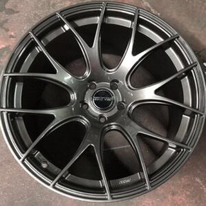 Linea Corse LC818F 19" × 8.5J · 5x120 · ET30 · Plainsilver