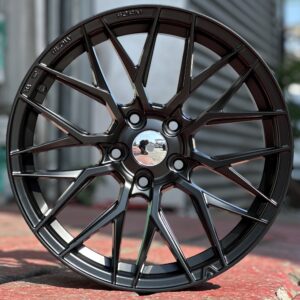687 17" × 8J · 5x112 / 5x114.3 · ET35 · Matt Black