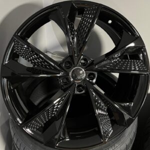 dx220 19" × 8.5J · 5x112 · ET35 · Black Mashined Face